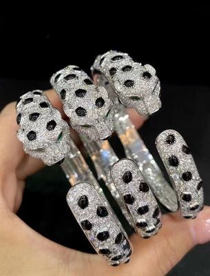 Customized Panther Brand Bracelet 18K White Gold Onyx Emeralds Diamonds Jewelry