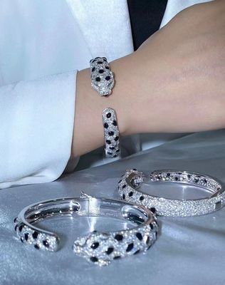 Customized Panther Brand Bracelet 18K White Gold Onyx Emeralds Diamonds Jewelry