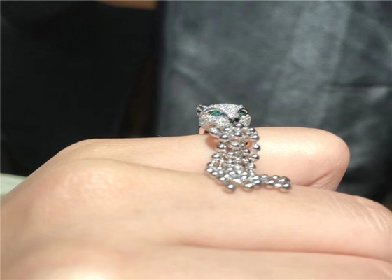 18K White Gold Panthere De Brand Ring With Exquisite Leopard Head Design